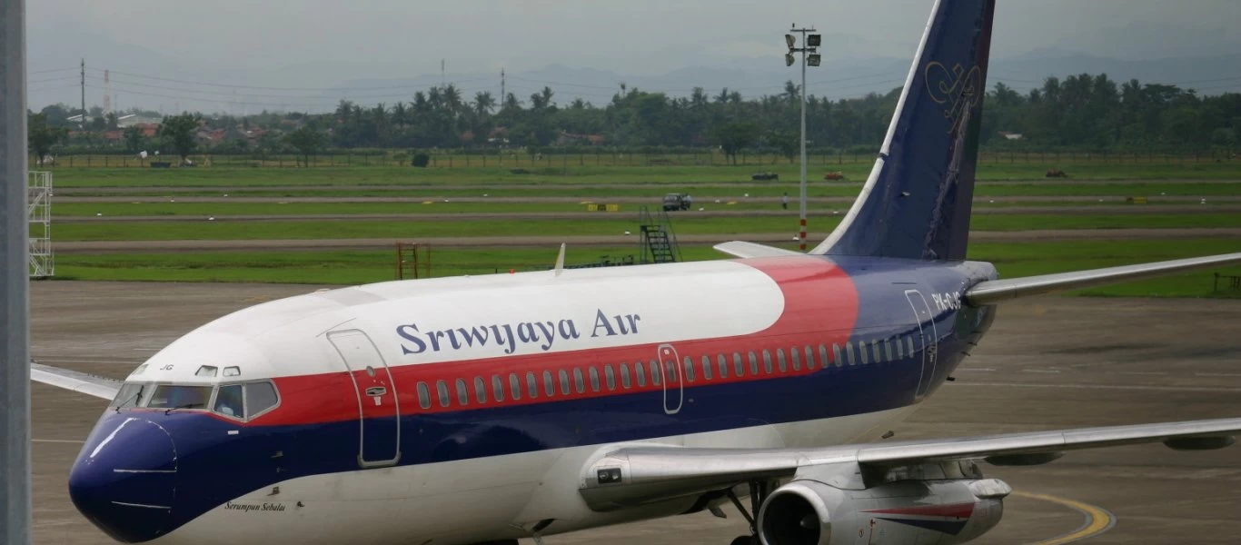 Αεροπορική τραγωδία στην Ινδονησία με 65 επιβάτες - Το αεροσκάφος συνετρίβη λίγο μετά την απογείωση (φωτό)